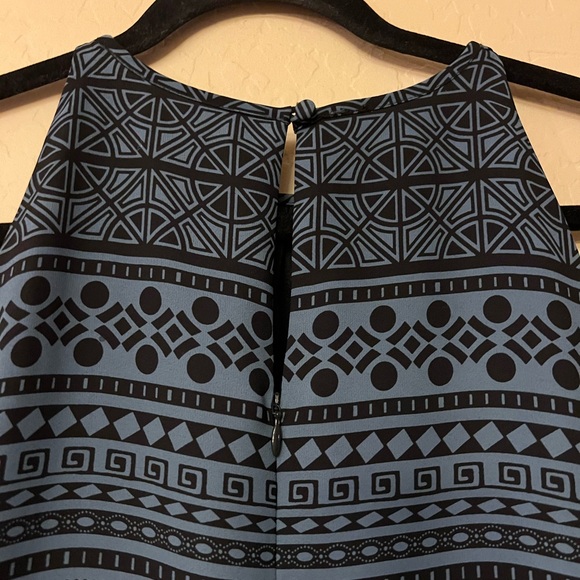 Ann Taylor LOFT Slate Blue & Black Geometric Print Shift Dress w/Scalloped Hem - Picture 11 of 15